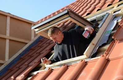 Pose de fenêtres de toit Velux à Froideconche